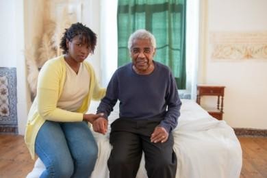 Bewerbung als Altenpflegerin / -pfleger: Muster & Vorlage