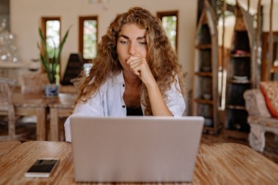 Einleitungssatz Bewerbung: Pfiffige Beispiele 2025