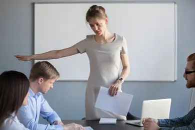 Gefahren im Jobmarkt: Wie Du Red Flags entlarvst
